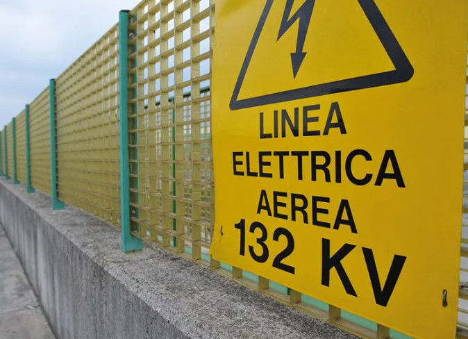 Electricidad amonestadora que ralla FRP que cerca durabilidad de los productos de la seguridad de la fibra de vidrio alta
