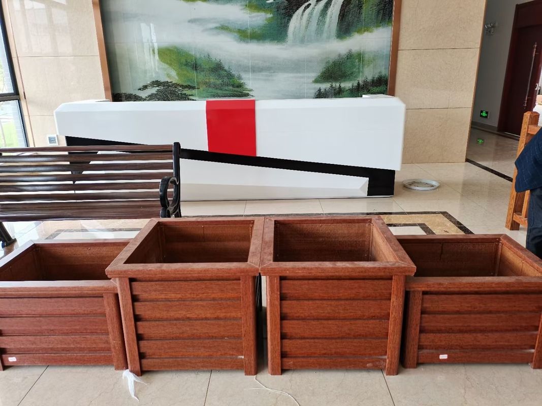 Caja de flores de grano de madera reforzada con fibra de vidrio para hoteles de jardín o plazas sociales