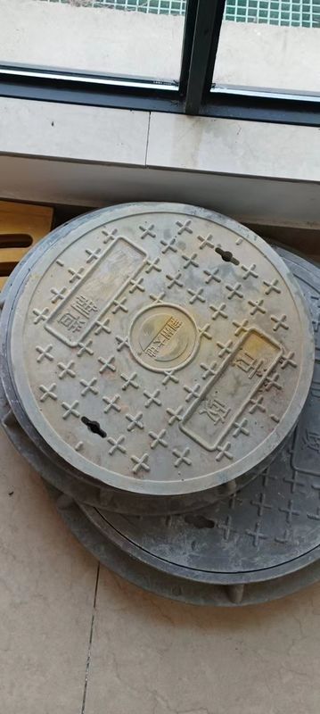 19.7 pulgadas Círculo de fibra de vidrio gris cubierta de alcantarillado estilo general para la construcción de carreteras