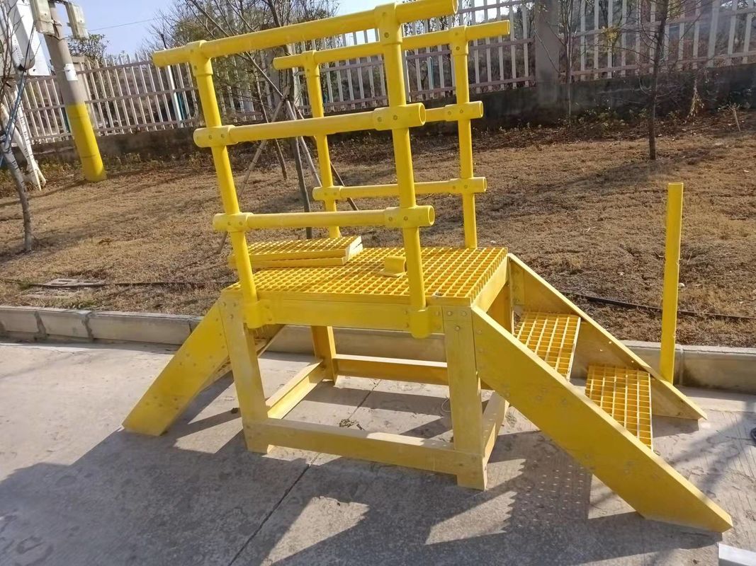 Grilla de FRP de tamaño personalizado para construir la escalera de seguridad y la plataforma de pasarela