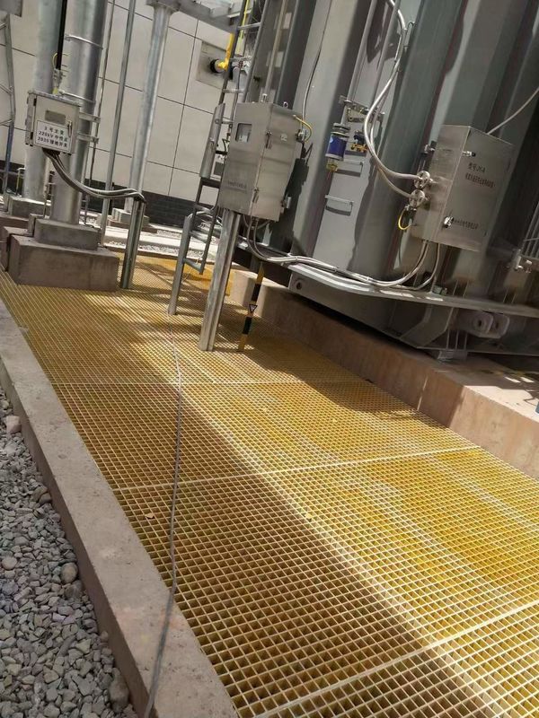 La pasarela o plataforma de rejilla de FRP de la granja de peces se puede personalizar para tamaño y color